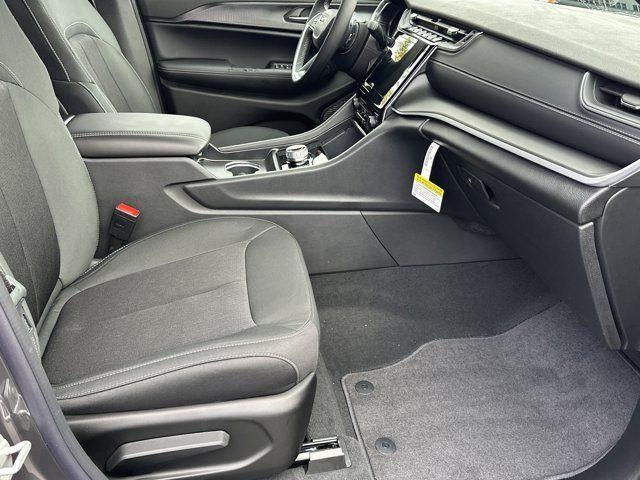 new 2025 Jeep Grand Cherokee car, priced at $33,375