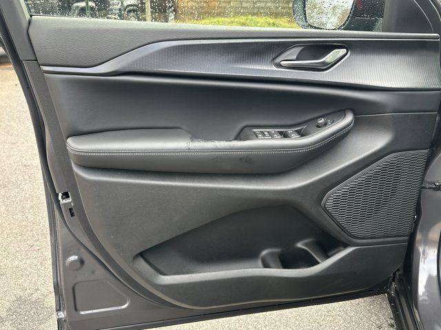 new 2025 Jeep Grand Cherokee car, priced at $33,375