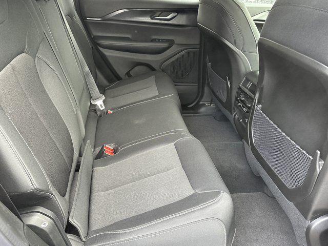 new 2025 Jeep Grand Cherokee car, priced at $33,375