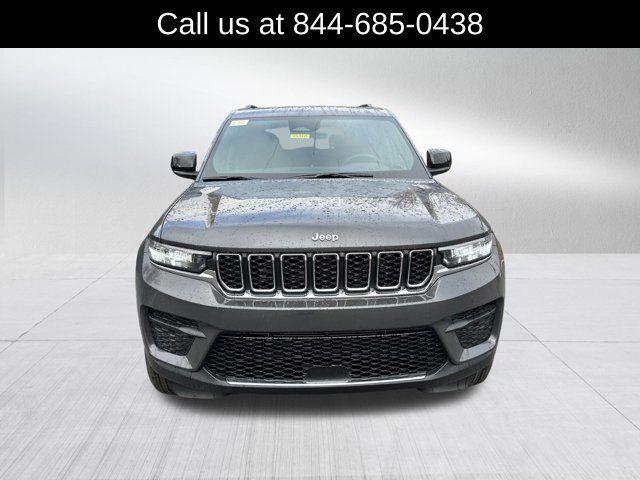 new 2025 Jeep Grand Cherokee car, priced at $33,375