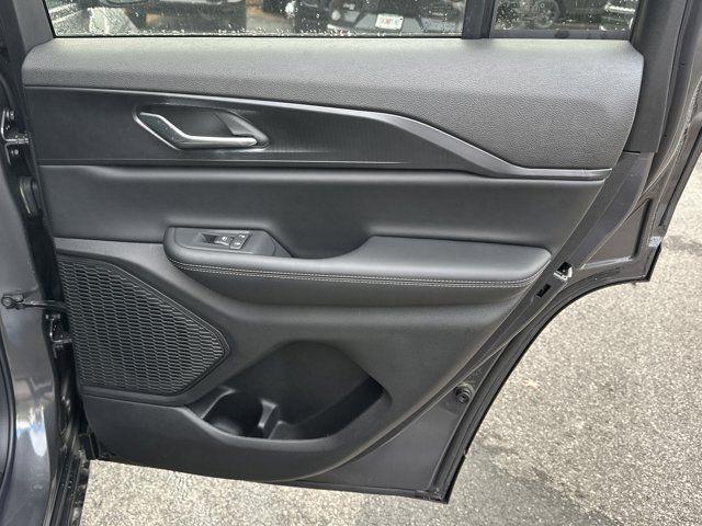 new 2025 Jeep Grand Cherokee car, priced at $33,375