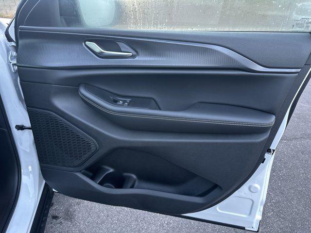 new 2025 Jeep Grand Cherokee car, priced at $32,780