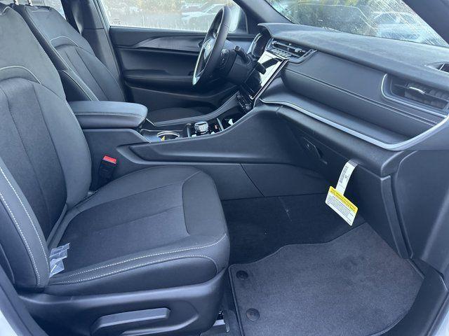 new 2025 Jeep Grand Cherokee car, priced at $32,780