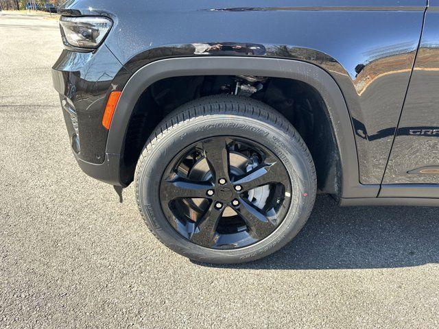 new 2025 Jeep Grand Cherokee car, priced at $47,235