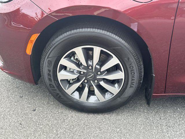 used 2022 Chrysler Pacifica Hybrid car, priced at $27,991