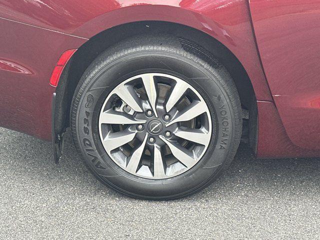 used 2022 Chrysler Pacifica Hybrid car, priced at $27,991