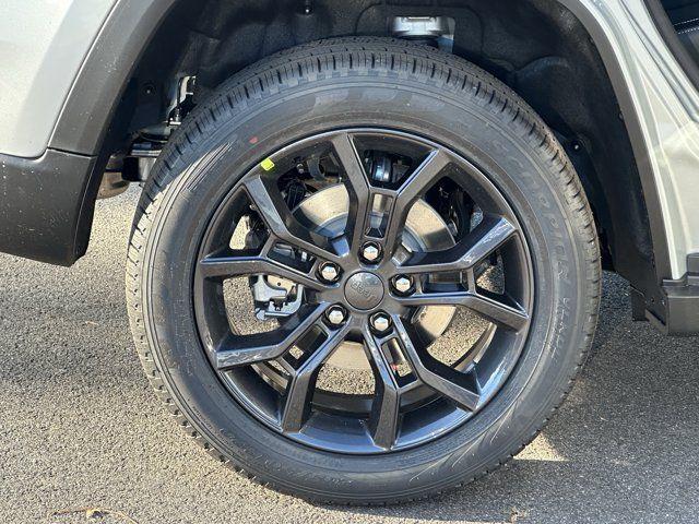 new 2025 Jeep Grand Cherokee car, priced at $43,730