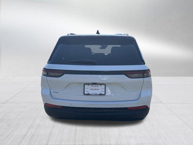new 2025 Jeep Grand Cherokee car, priced at $44,135