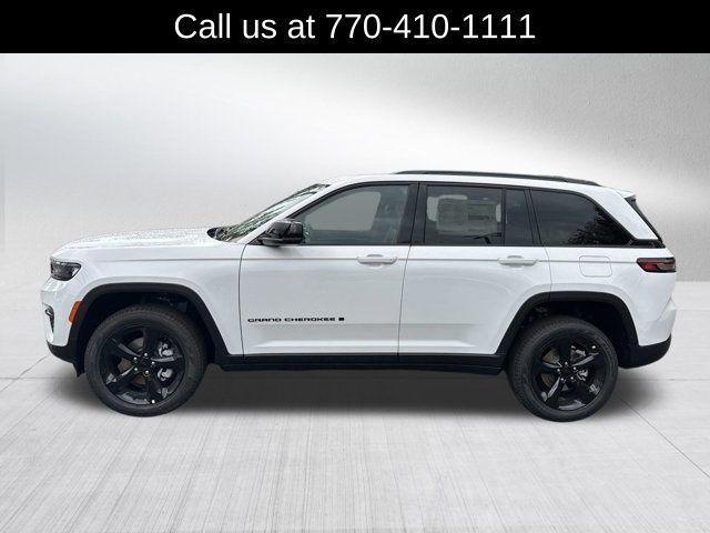 new 2025 Jeep Grand Cherokee car, priced at $47,940