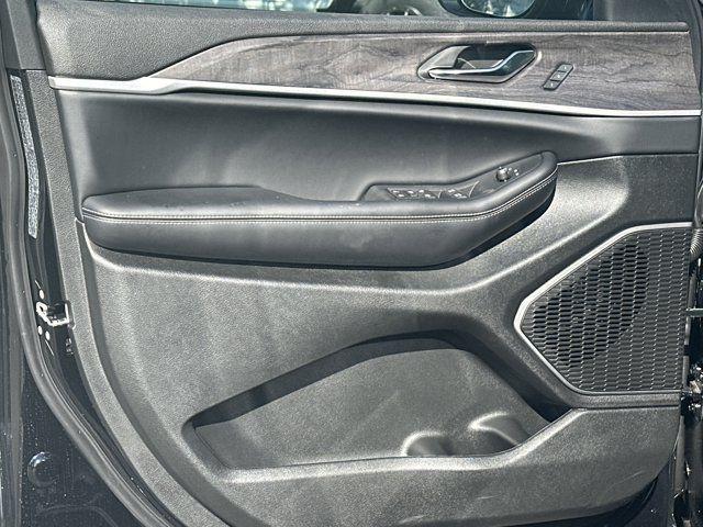 new 2025 Jeep Grand Cherokee car, priced at $41,510