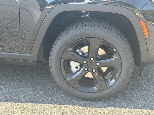 new 2025 Jeep Grand Cherokee car, priced at $41,510