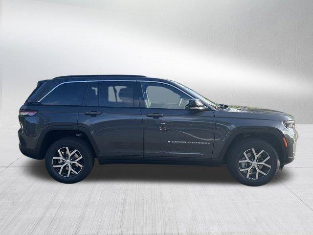 new 2025 Jeep Grand Cherokee car, priced at $39,010