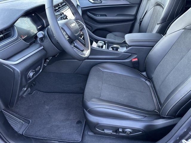 new 2025 Jeep Grand Cherokee car, priced at $35,730