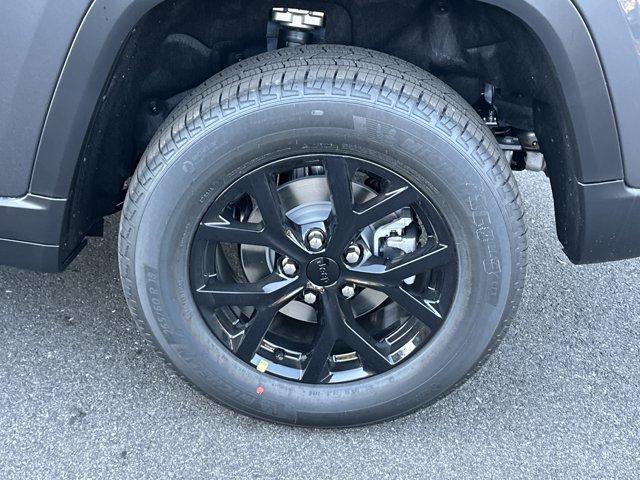 new 2025 Jeep Grand Cherokee car, priced at $35,730