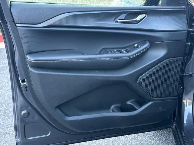 new 2025 Jeep Grand Cherokee car, priced at $35,730