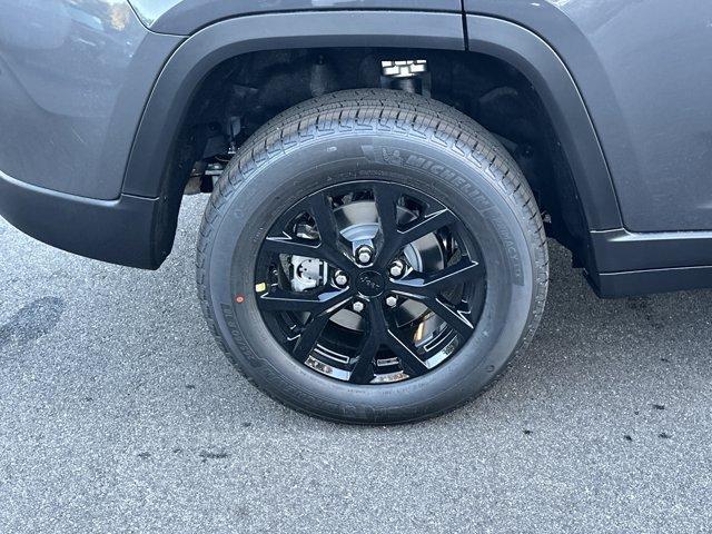 new 2025 Jeep Grand Cherokee car, priced at $35,730