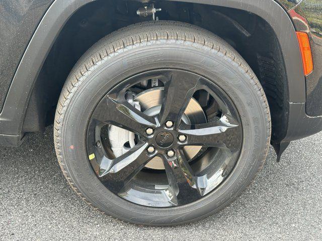 new 2025 Jeep Grand Cherokee car, priced at $39,735