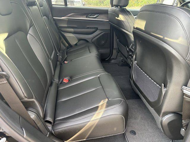 new 2025 Jeep Grand Cherokee car, priced at $39,735