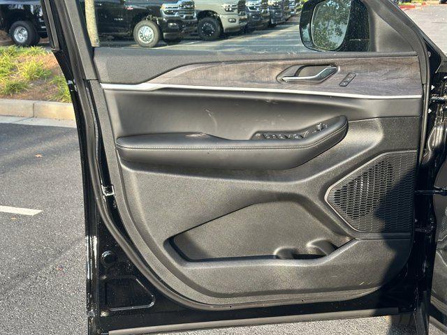 new 2025 Jeep Grand Cherokee car, priced at $39,735