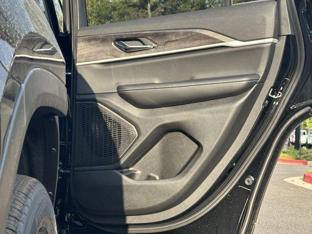 new 2025 Jeep Grand Cherokee car, priced at $39,735