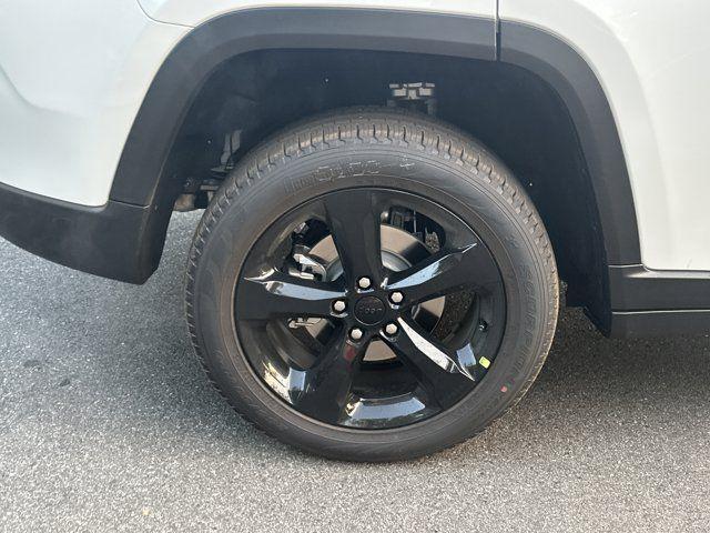 new 2025 Jeep Grand Cherokee car, priced at $43,840