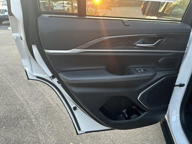 new 2025 Jeep Grand Cherokee car, priced at $43,840