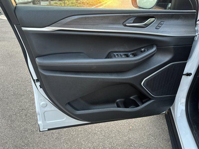 new 2025 Jeep Grand Cherokee car, priced at $43,840