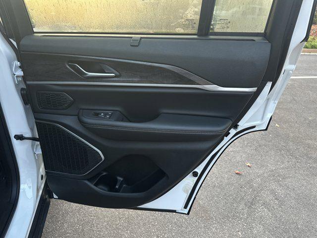 new 2025 Jeep Grand Cherokee car, priced at $43,840