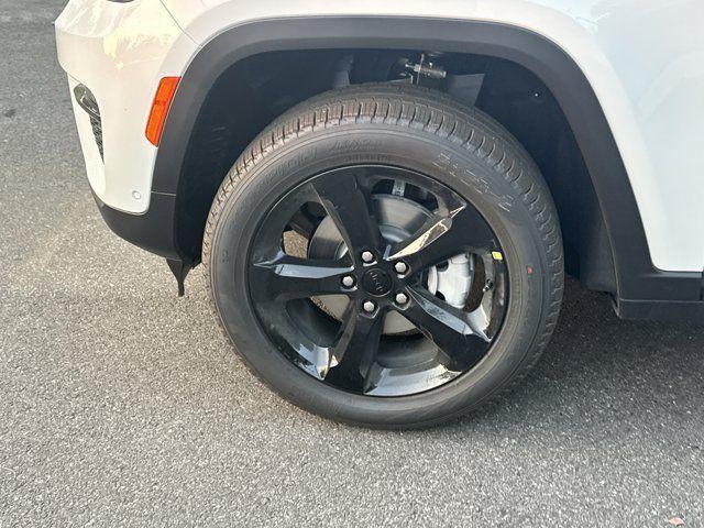 new 2025 Jeep Grand Cherokee car, priced at $43,840