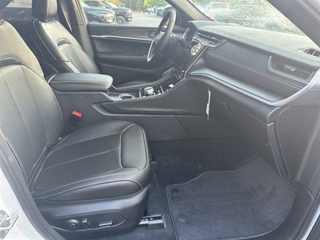 new 2025 Jeep Grand Cherokee car, priced at $43,840