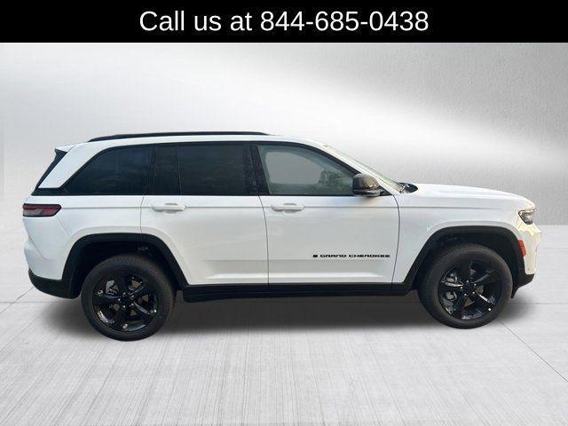 new 2025 Jeep Grand Cherokee car, priced at $43,840