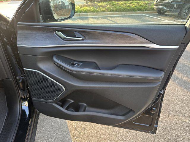 new 2025 Jeep Grand Cherokee car, priced at $47,430