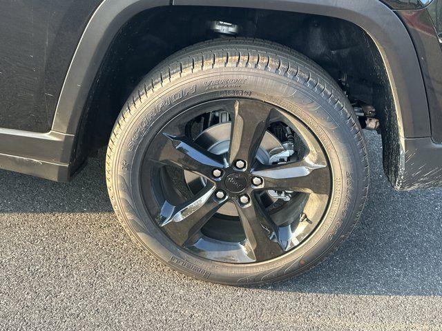 new 2025 Jeep Grand Cherokee car, priced at $47,430