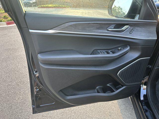 new 2025 Jeep Grand Cherokee car, priced at $47,430