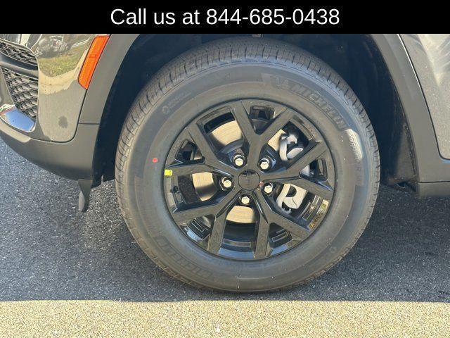 new 2025 Jeep Grand Cherokee car, priced at $37,730