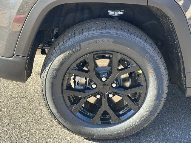 new 2025 Jeep Grand Cherokee car, priced at $37,730