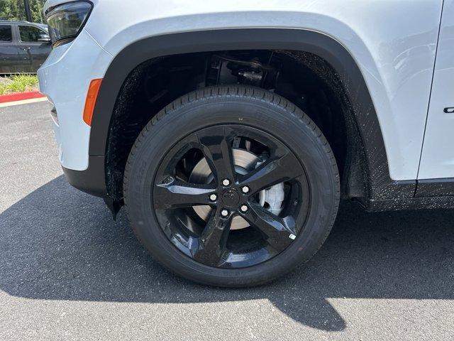 new 2024 Jeep Grand Cherokee car, priced at $41,425