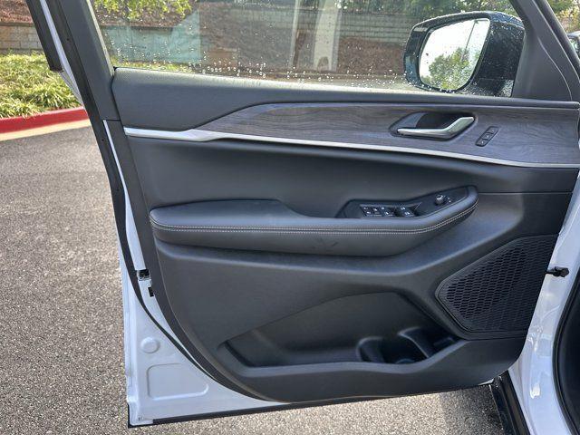 new 2025 Jeep Grand Cherokee L car, priced at $41,240