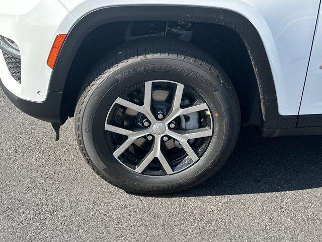 new 2025 Jeep Grand Cherokee car, priced at $41,340