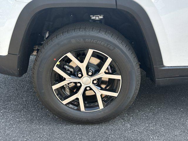 new 2025 Jeep Grand Cherokee car, priced at $41,340