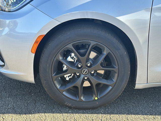 new 2026 Chrysler Pacifica car, priced at $46,240