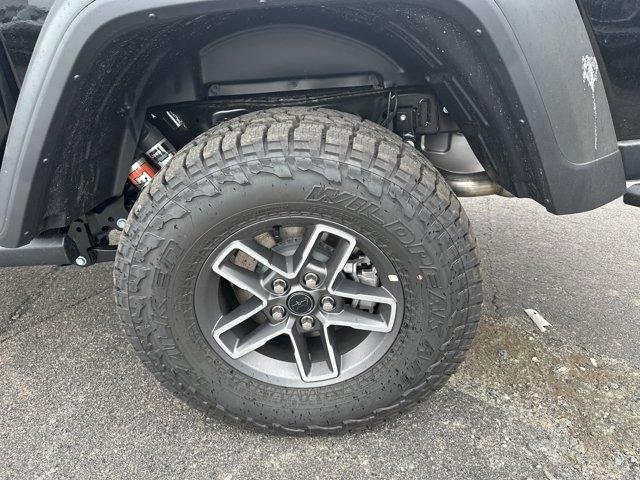 new 2025 Jeep Gladiator car, priced at $48,300