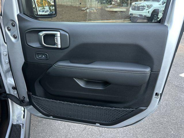 used 2022 Jeep Gladiator car, priced at $41,491