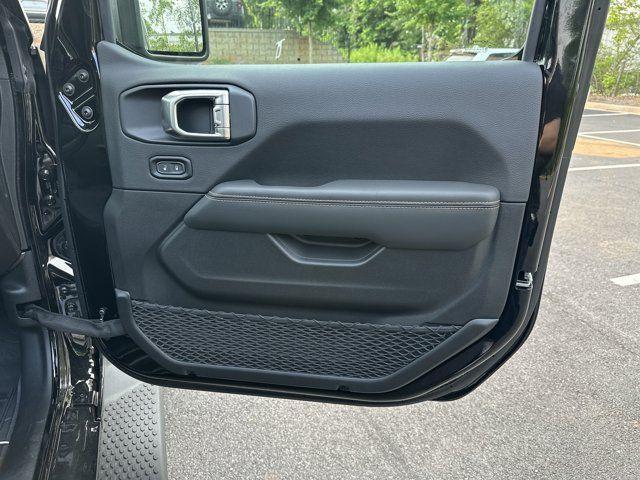 new 2025 Jeep Wrangler car, priced at $52,120