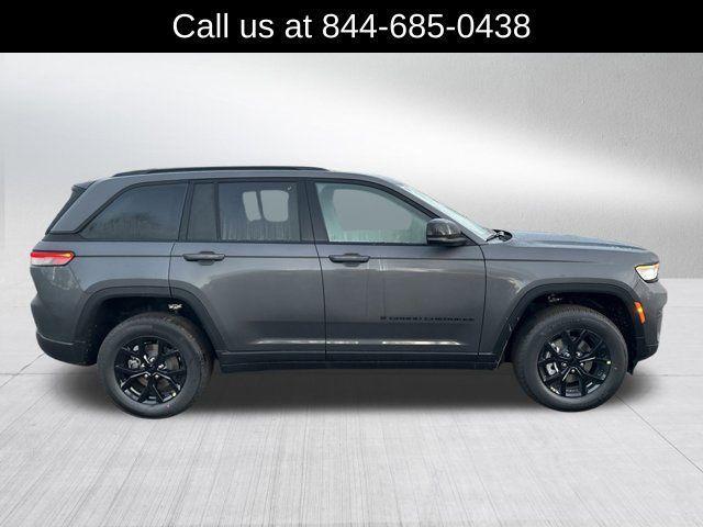 new 2025 Jeep Grand Cherokee car, priced at $37,730