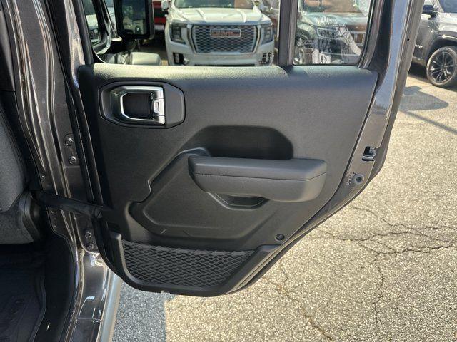 new 2025 Jeep Wrangler car, priced at $40,575