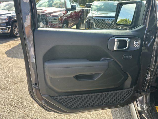 new 2025 Jeep Wrangler car, priced at $40,575