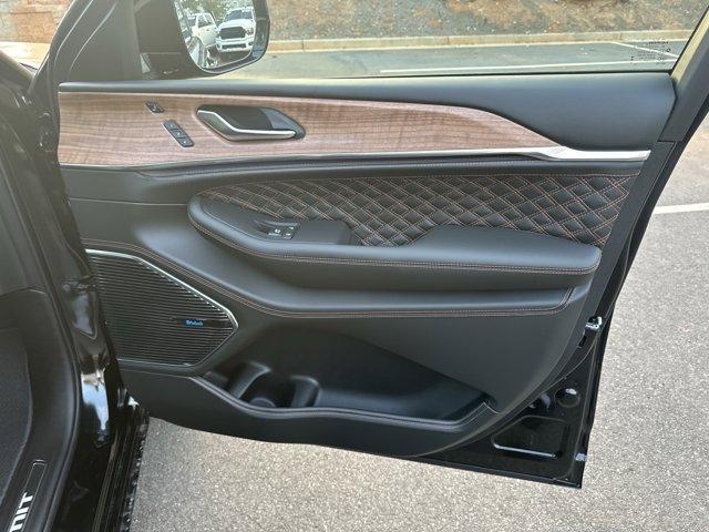 new 2025 Jeep Grand Cherokee car, priced at $59,155