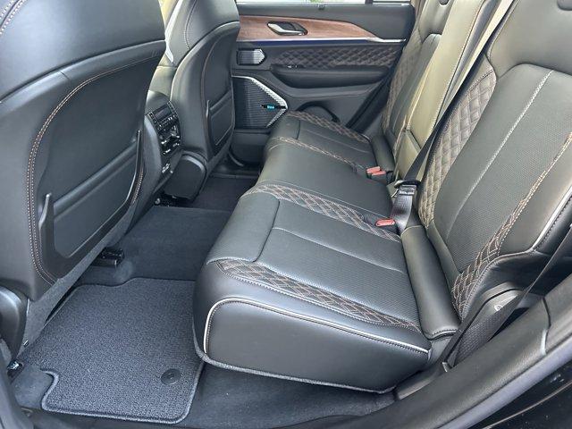 new 2025 Jeep Grand Cherokee car, priced at $59,155