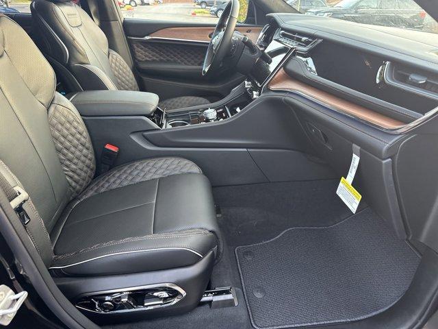 new 2025 Jeep Grand Cherokee car, priced at $59,155